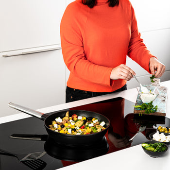 K - Fry Pan with Stainless Steel Handle (Black)